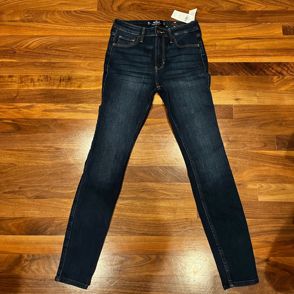 NWT Hollister Women’s High Rise Dark Wash Skinny Jeans